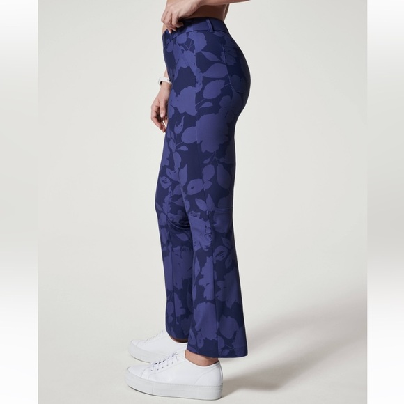 NWT Spanx Sunshine Kick Flare pants size L color floret navy blue - Picture 4 of 14